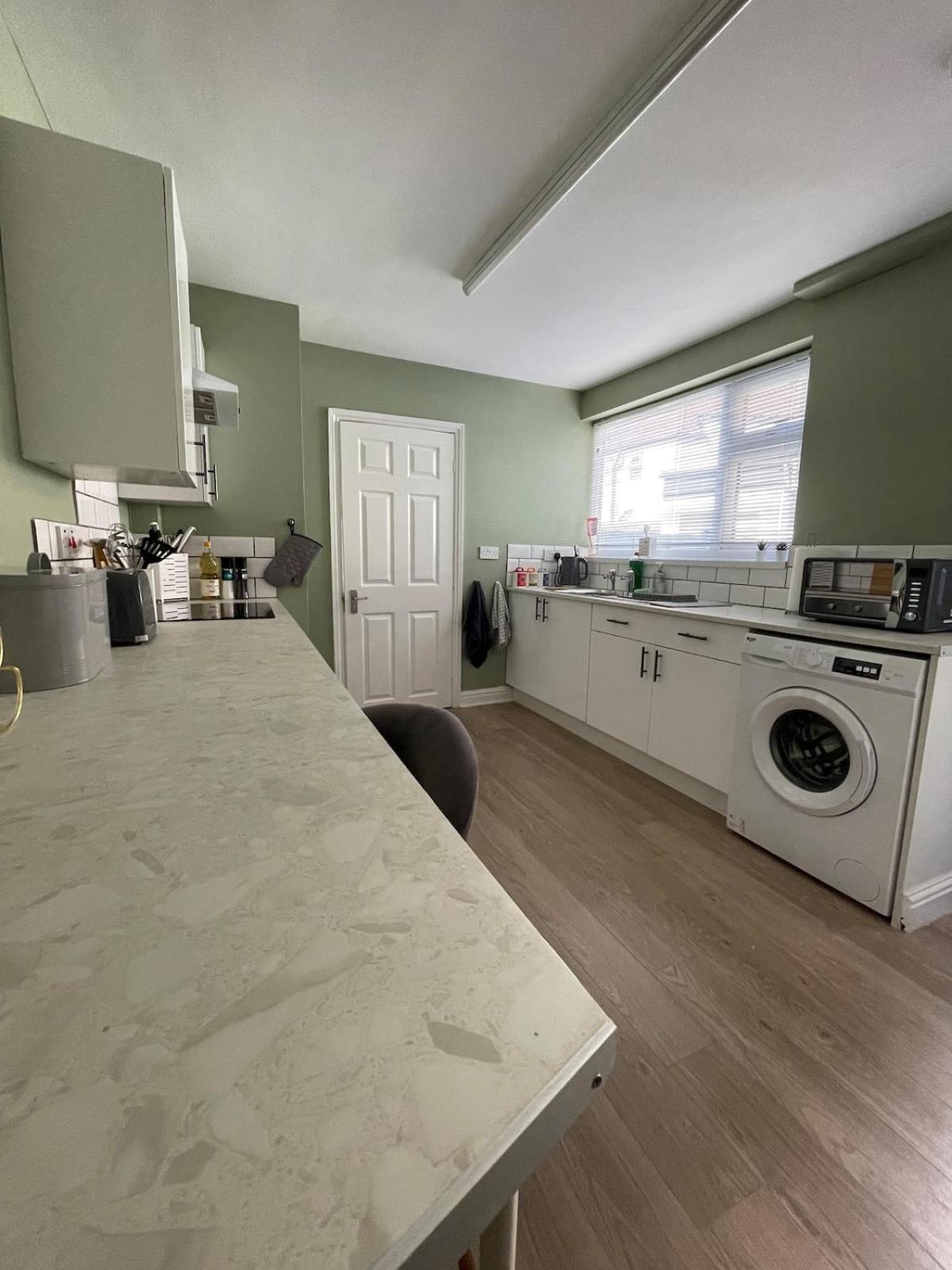 Marine View - Dog Friendly Apartment 500Ft From Beach Bridlington Exterior photo
